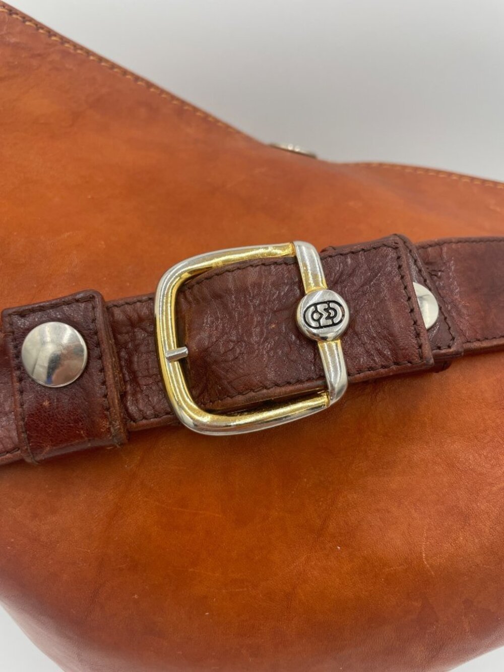 Morino Italian Leather Bucket Bag With Adjustable Strap & Zippered Pockets - Picture 7 of 14